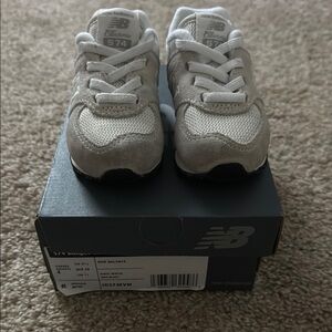 New Balance 574 Grey Sneakers Retro-Inspired Mesh Suede